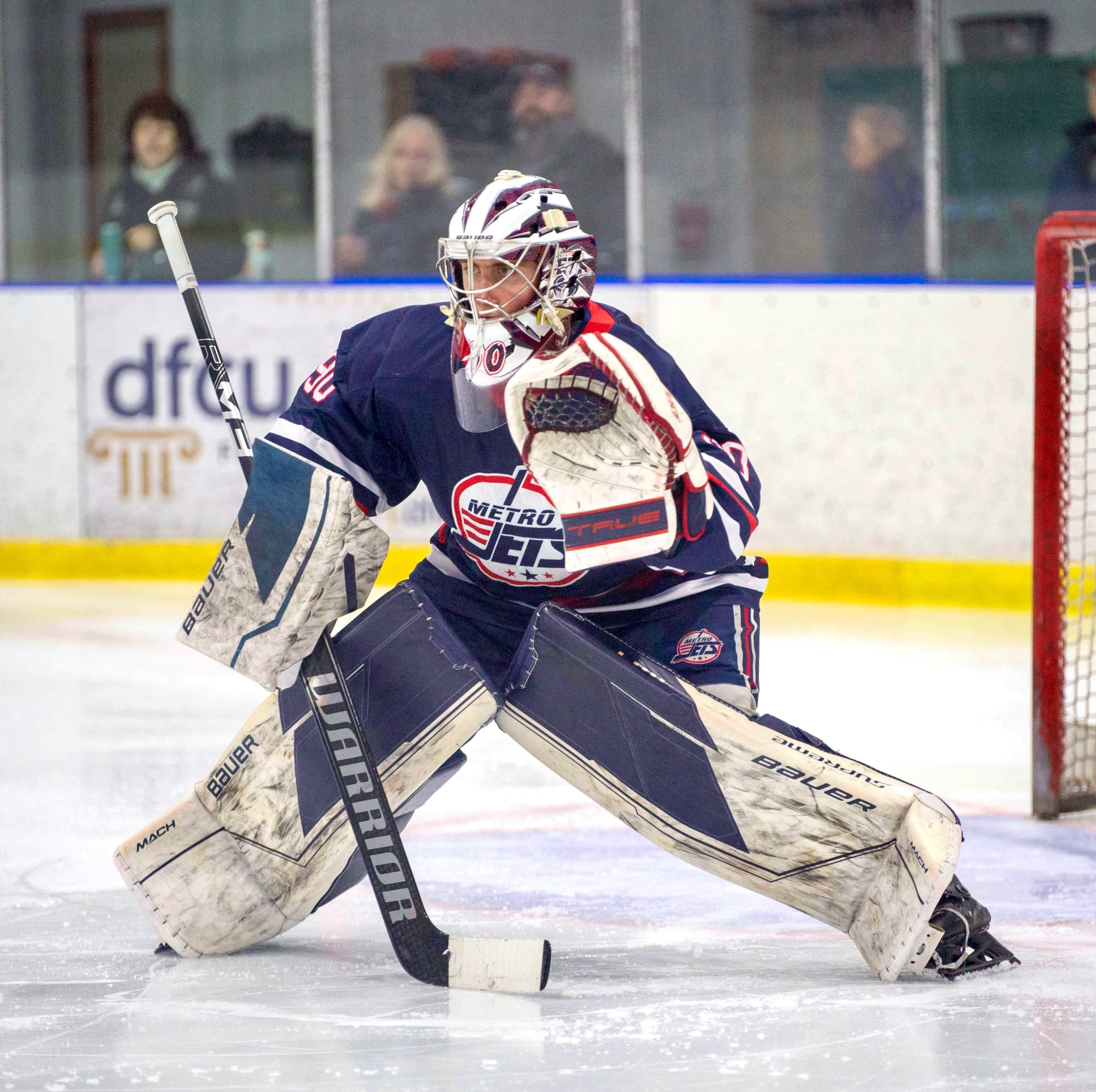 Evan Peacock set in his crease in full butterfly stance